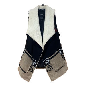 Me Jane Black & Cream Sherpa-Lined Open Front Vest